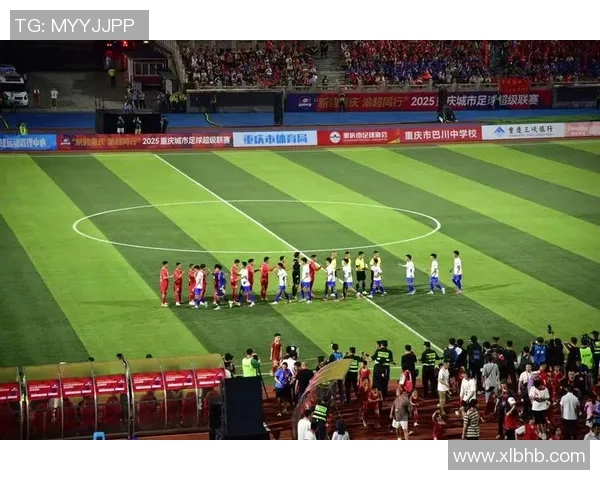 重庆足球队现状揭秘:激情与挑战交织的绿茵传奇 重庆足球队现状揭秘:激情与挑战交织的绿茵传奇